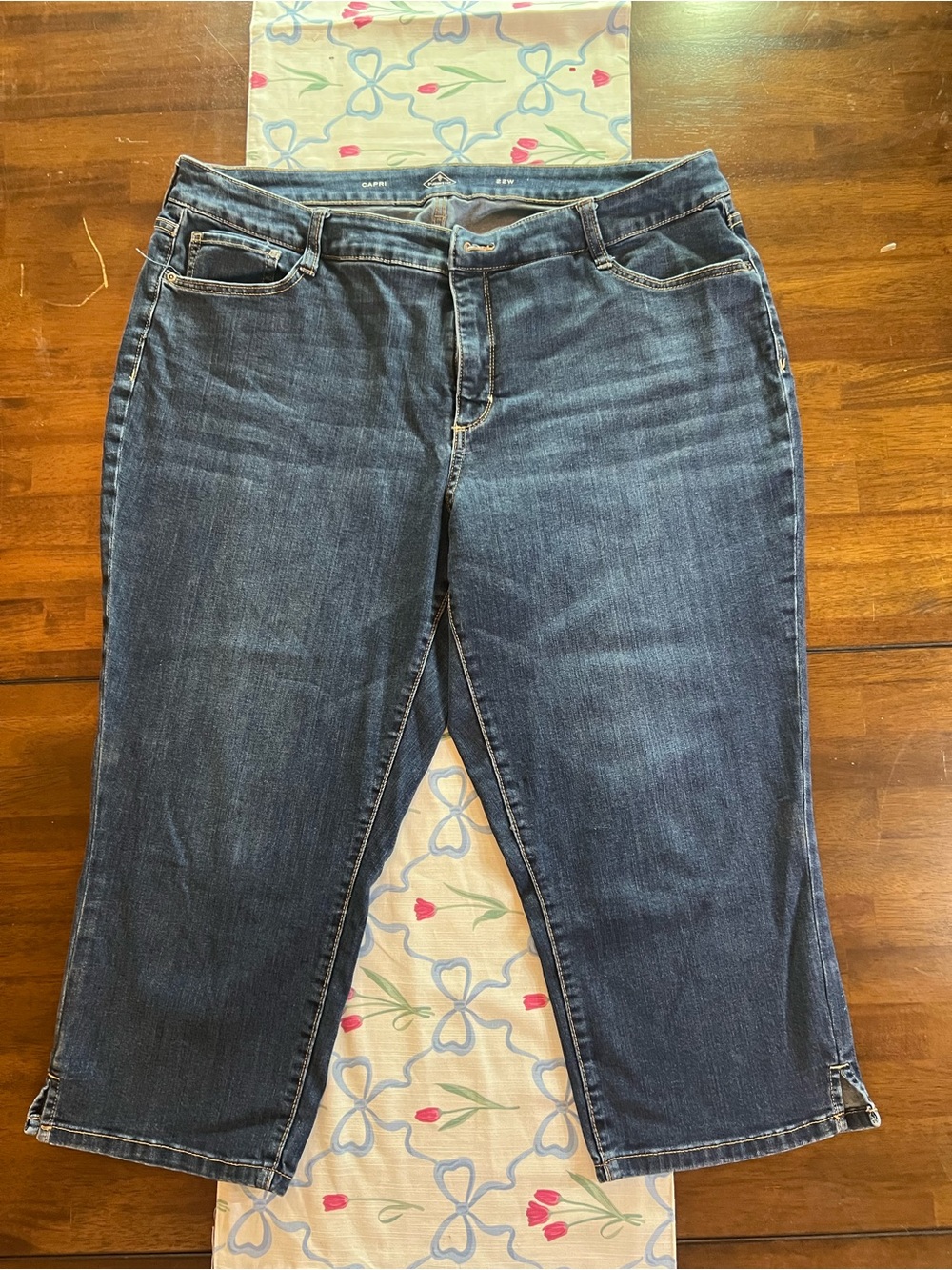 St. John's Bay Dark Blue Cropped Denim Capri Jeans
